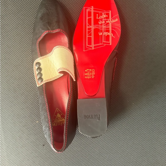 🖤 John Fluevog “Fly to It” Limited Edition Designer Flats Black and Cream Sz 8.5 - Picture 7 of 8